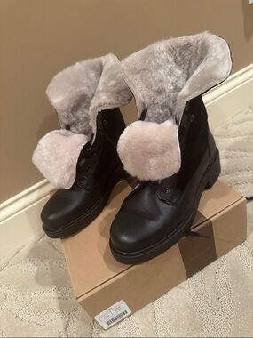 Black Leather Winter Lace-Up Boots with Cream Shearling Collar